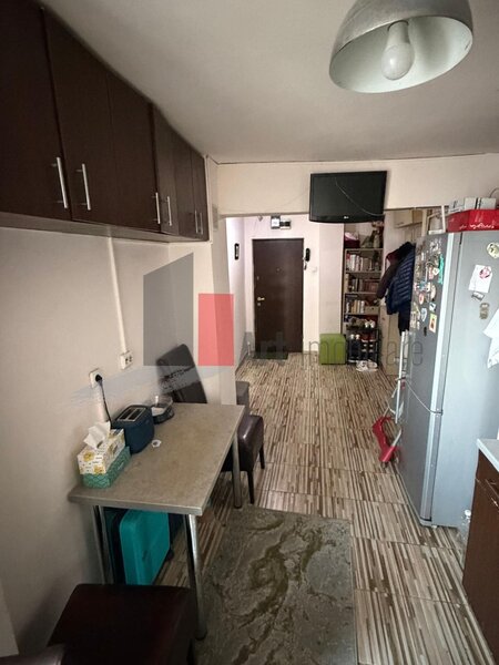 Crangasi, apartament cu 3 camere de vanzare, loc de parcare.